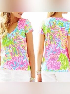 Lilly Pulitzer Michele V-Neck Tee Top Lovers Coral size medium NWT RARE!